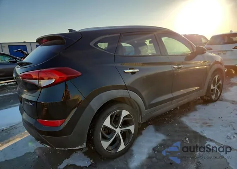 2016 Hyundai Tucson Limited z USA, uszkodzony, nr VIN KM8J33A2XGU144702